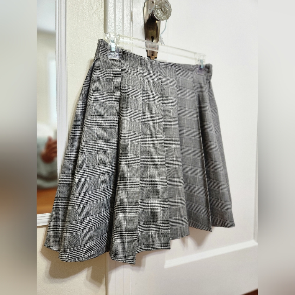 Grey Pleated Plaid Skirt